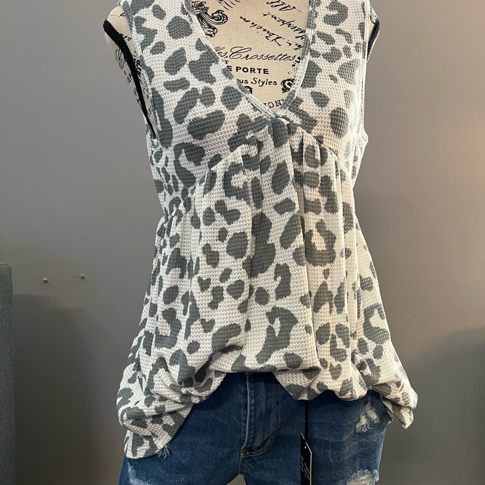 Leopard print top
